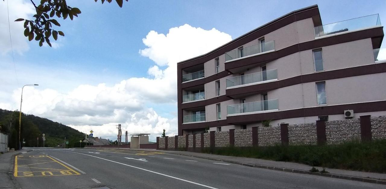 Apartment Huncovska 14 *